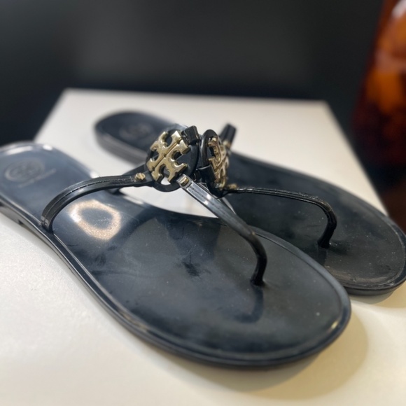 Michael Kors Slides - Picture 3 of 5